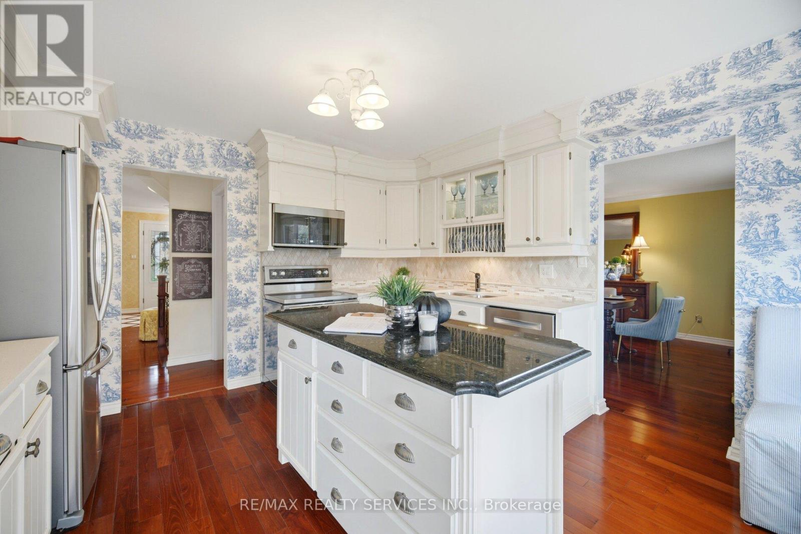 2 Whitmore Court, Brampton, Ontario  L6Z 2A5 - Photo 11 - W13099174