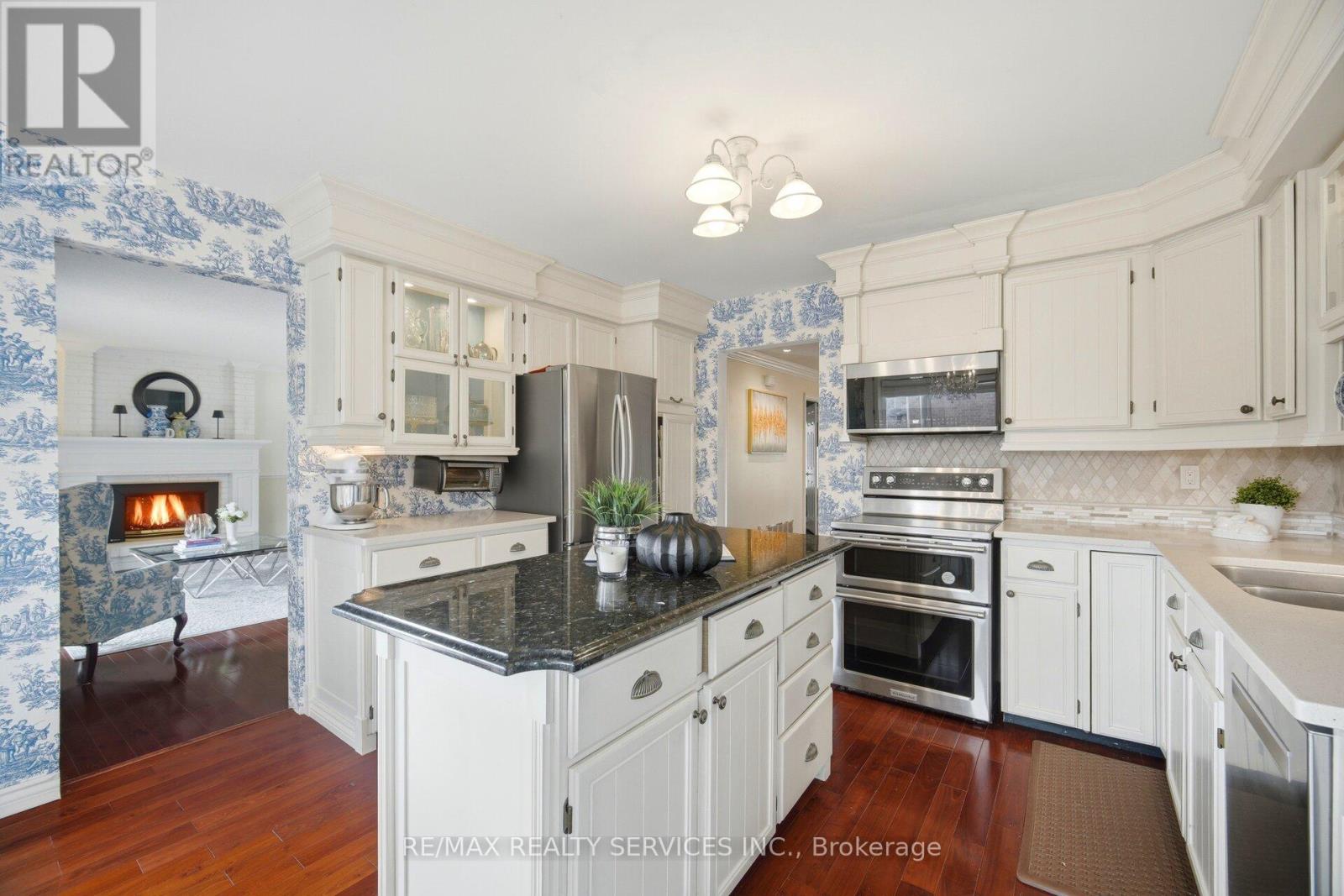 2 Whitmore Court, Brampton, Ontario  L6Z 2A5 - Photo 12 - W13099174