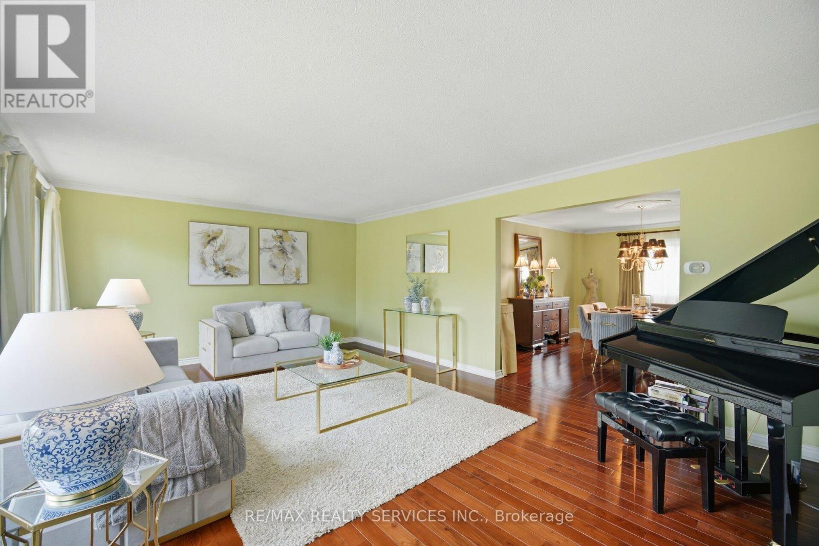 2 Whitmore Court, Brampton, Ontario  L6Z 2A5 - Photo 7 - W13099174