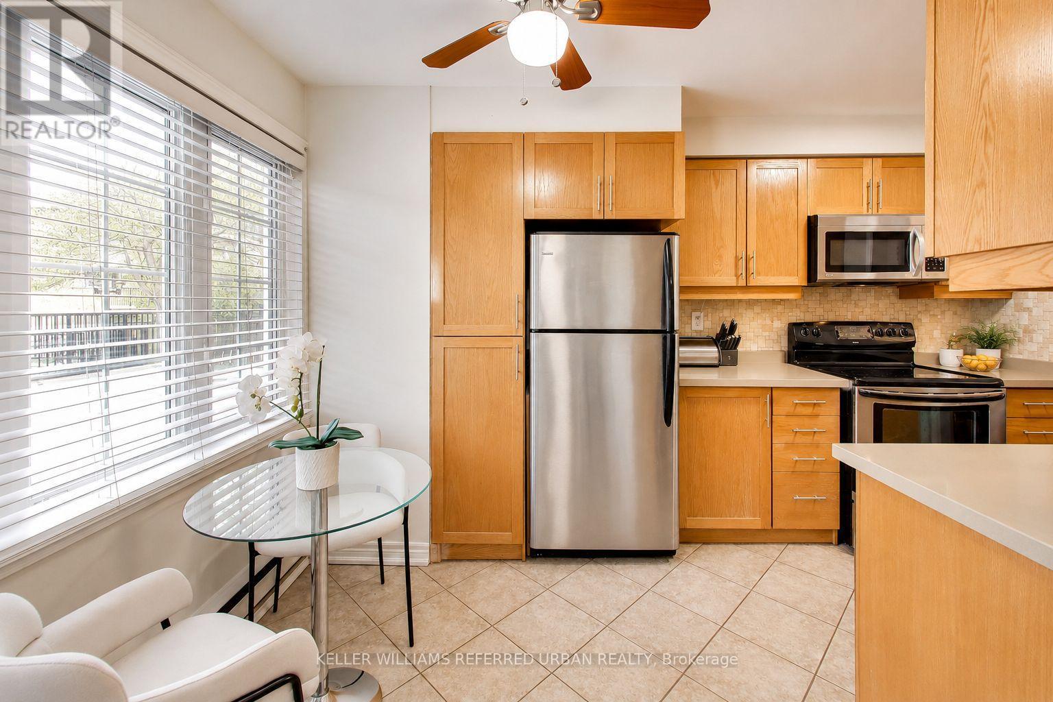 2 - 2108 Lakeshore Road W, Oakville, Ontario  L6L 1G8 - Photo 5 - W13099210