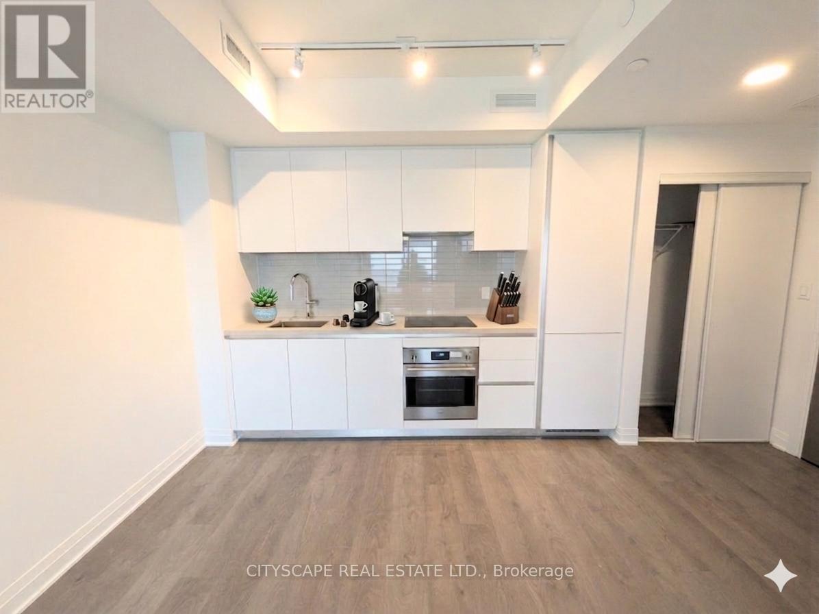 4015 The Exhange, Mississauga, Ontario  L5B 0N9 - Photo 3 - W13099270