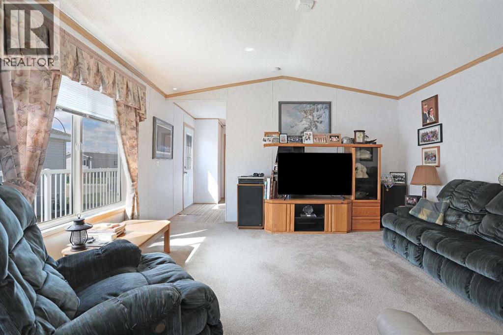 45 Meadowplace Crescent E, Brooks, Alberta  T1R 0R5 - Photo 7 - A2306859