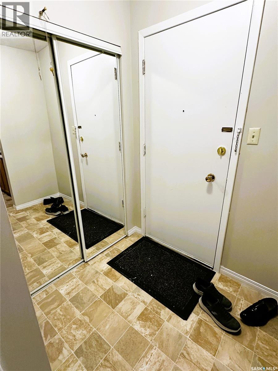 19 26 Shaw Street, Regina, Saskatchewan  S4R 3M4 - Photo 5 - SK035305
