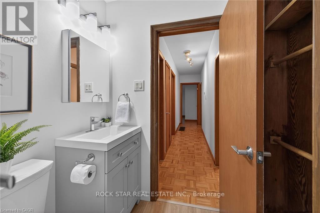 134 West 28th Street, Hamilton, Ontario  L9C 5B2 - Photo 18 - X13098978