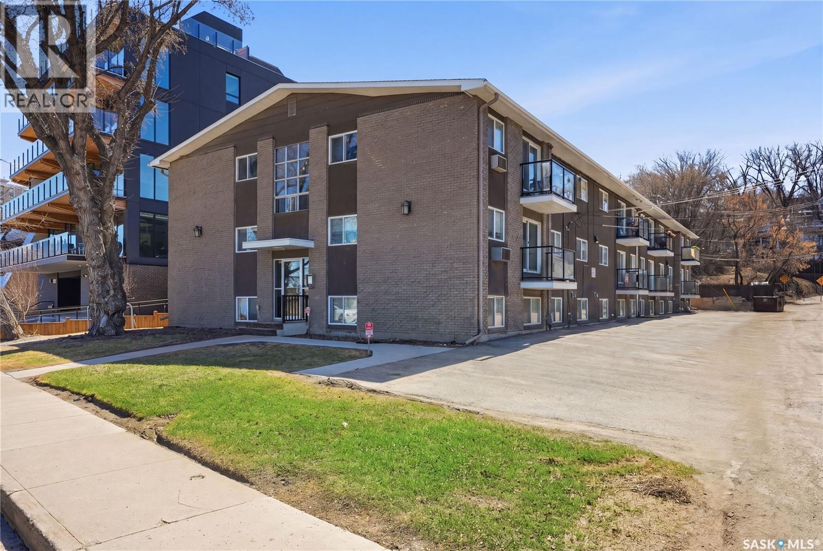 303 208 Saskatchewan Crescent E, Saskatoon, Saskatchewan  S7N 0K6 - Photo 1 - SK035131