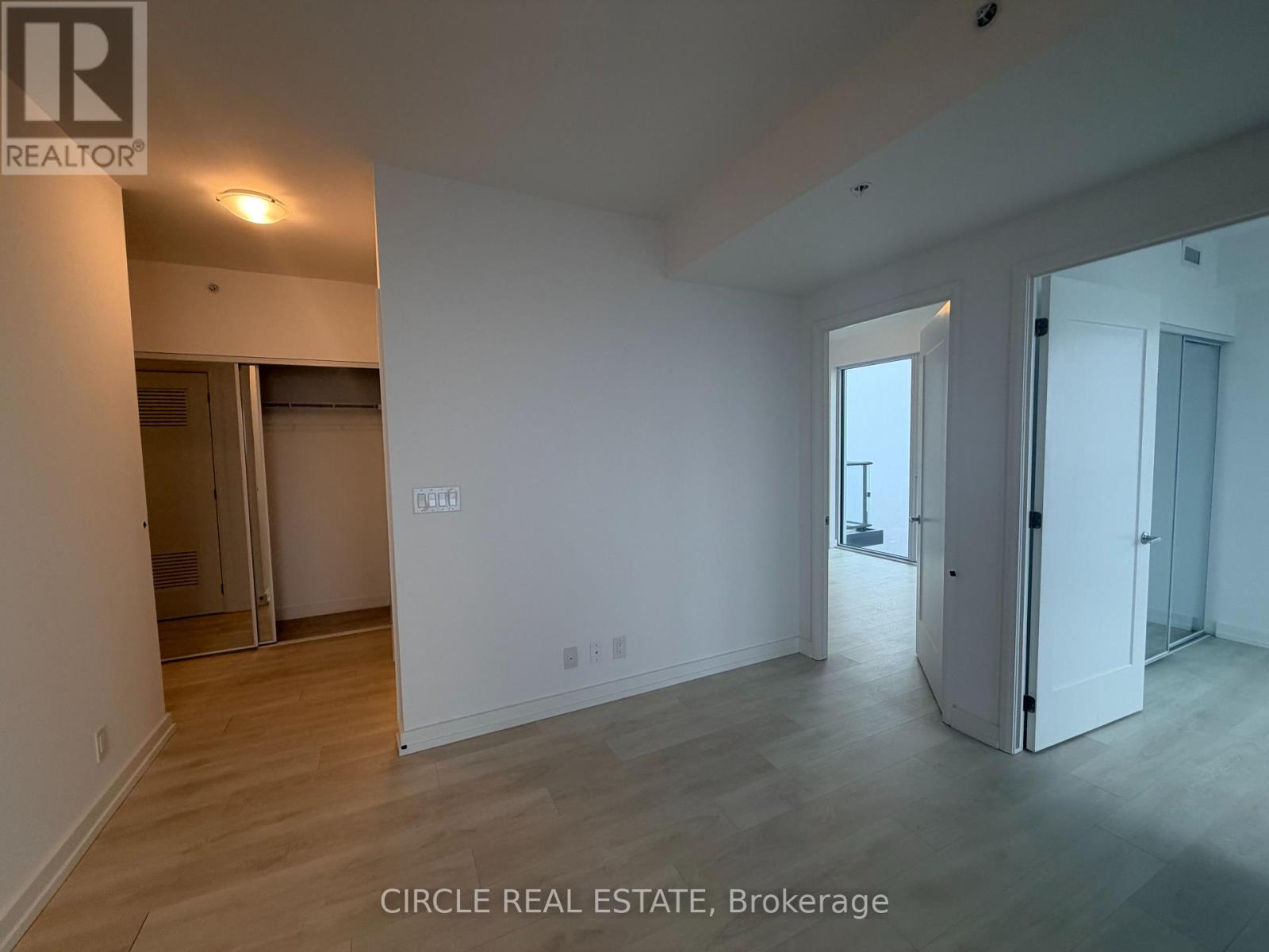 2414 - 75 James Street S, Hamilton, Ontario  L8P 4V8 - Photo 3 - X13099172