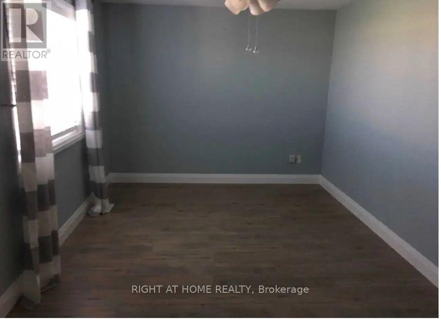 28 Bloomington Drive, Cambridge, Ontario  N1P 1J4 - Photo 2 - X13099250