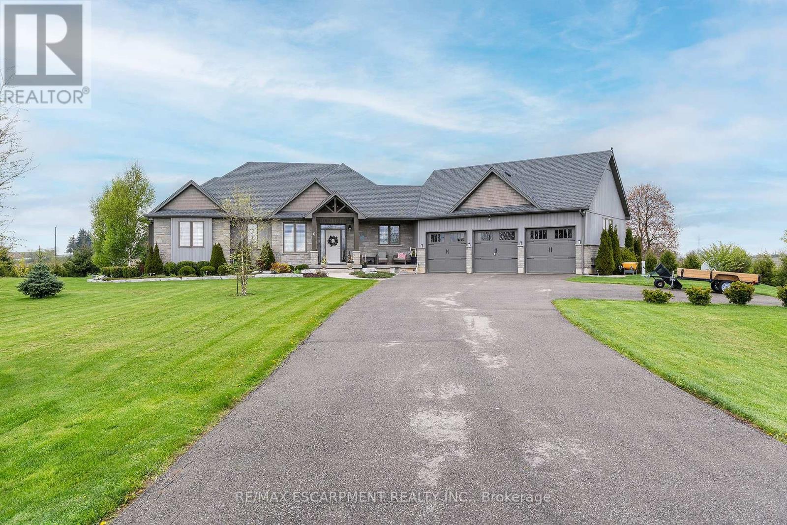 6 Macneil Court, Brantford, Ontario  N3S 0G3 - Photo 2 - X13099292