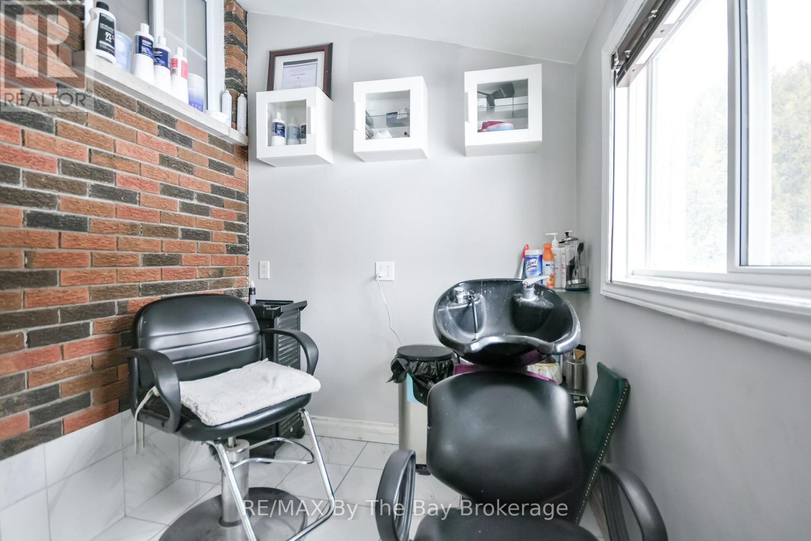 111 Balm Beach Road E, Tiny, Ontario  L0L 2J0 - Photo 26 - S12930798