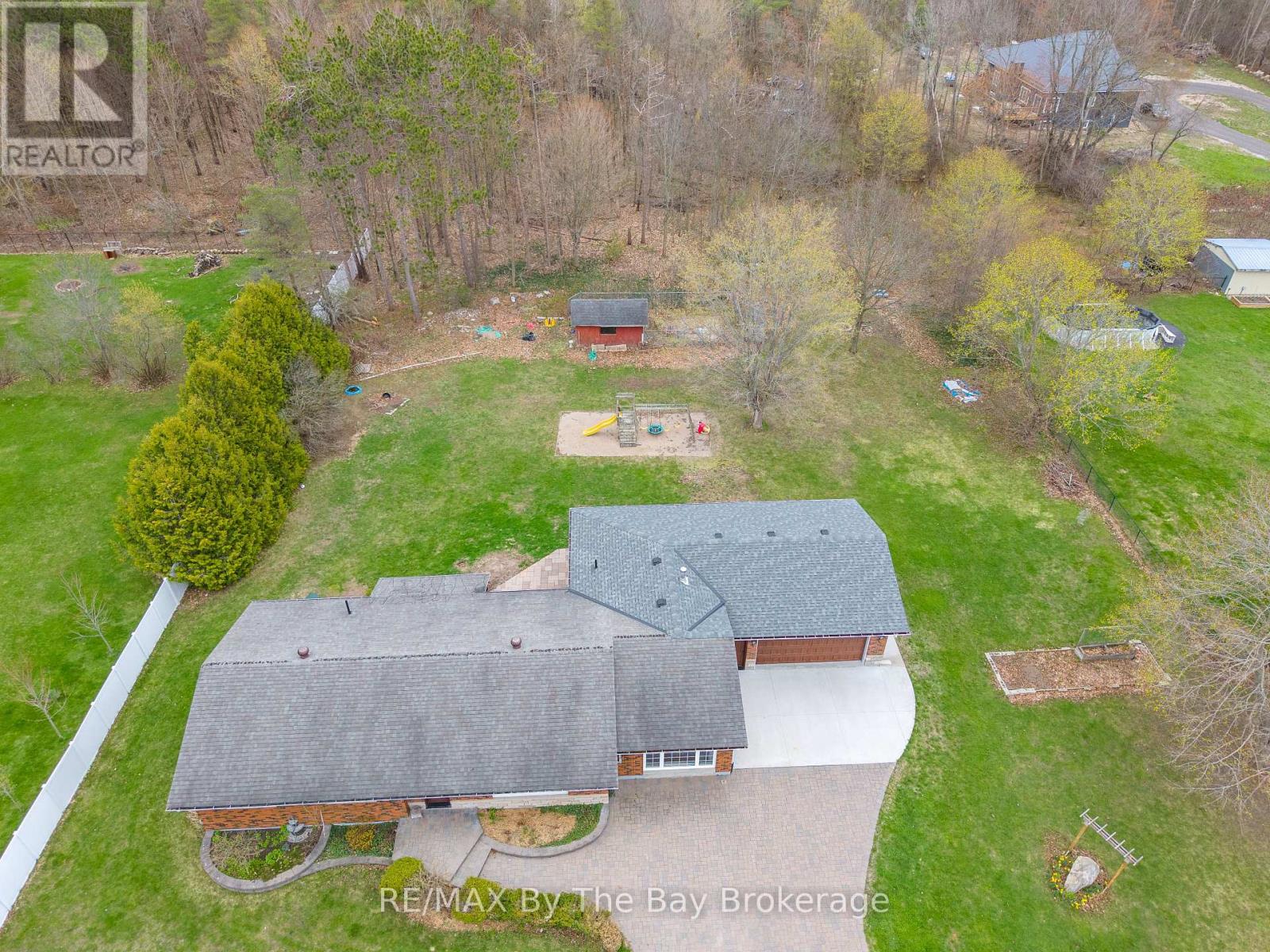 111 Balm Beach Road E, Tiny, Ontario  L0L 2J0 - Photo 43 - S12930798