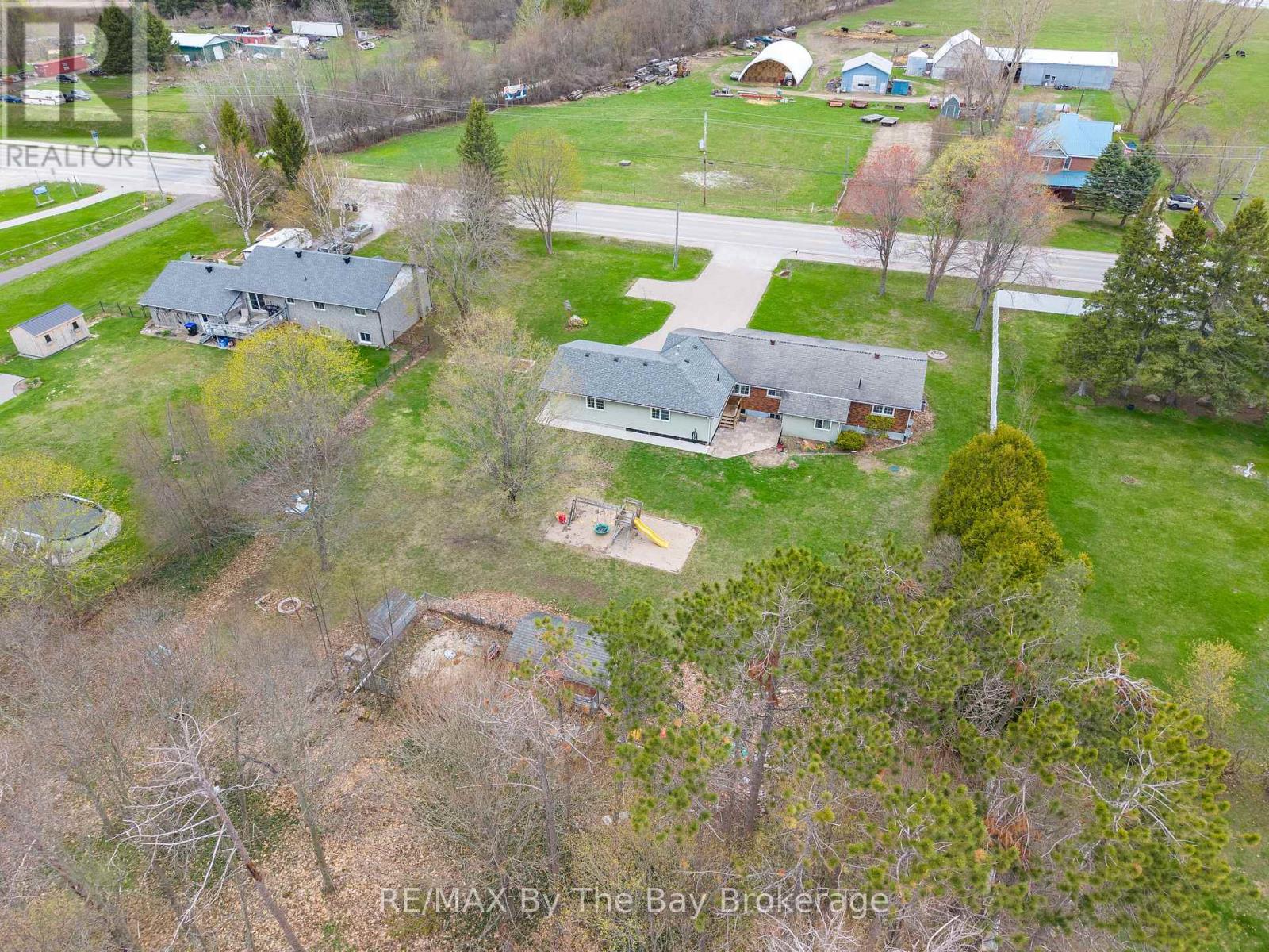 111 Balm Beach Road E, Tiny, Ontario  L0L 2J0 - Photo 47 - S12930798