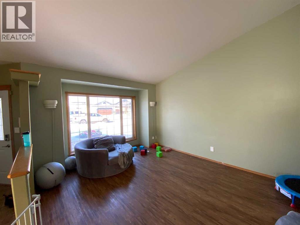 12 Pleasant Park Place W, Brooks, Alberta  T1R 1N3 - Photo 4 - A2280041