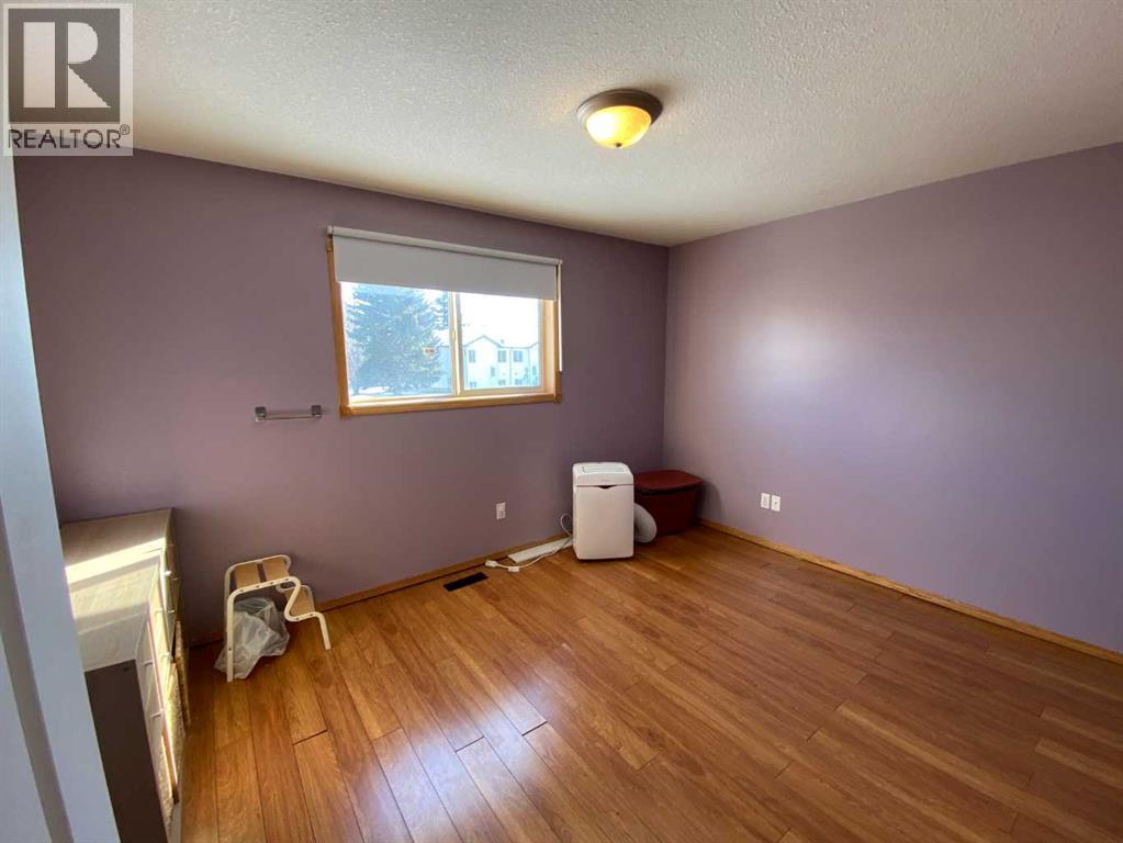 12 Pleasant Park Place W, Brooks, Alberta  T1R 1N3 - Photo 5 - A2280041