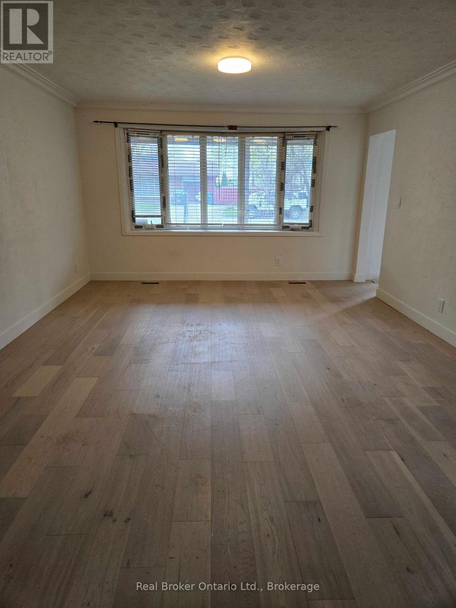Main Level - 61 Vanier Drive, Guelph, Ontario  N1G 2K9 - Photo 2 - X13099368