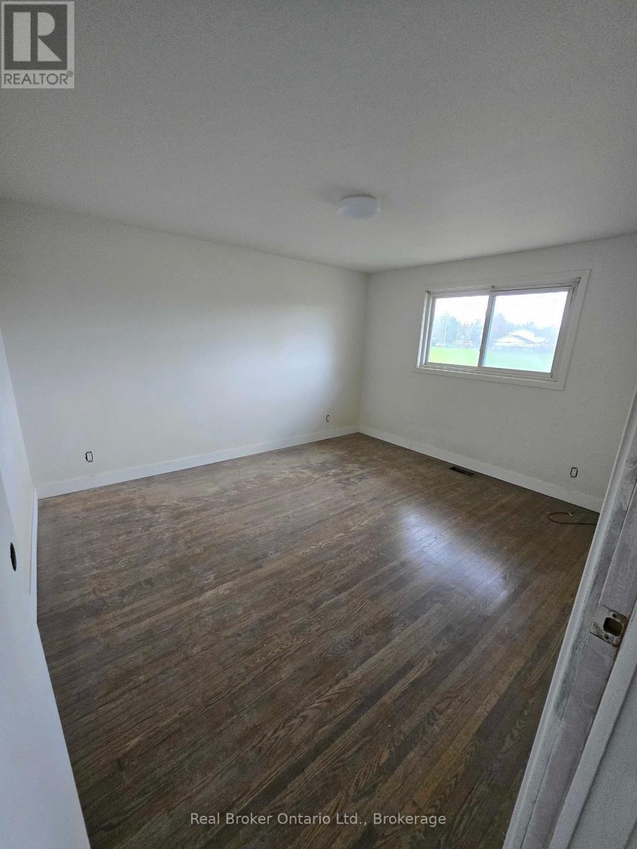 Main Level - 61 Vanier Drive, Guelph, Ontario  N1G 2K9 - Photo 8 - X13099368