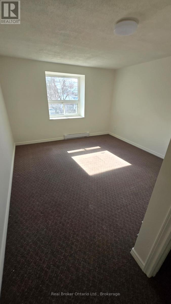 Upper Level - 61 Vanier Drive, Guelph (Dovercliffe Park/old University), Ontario  N1G 2K9 - Photo 11 - X13099370