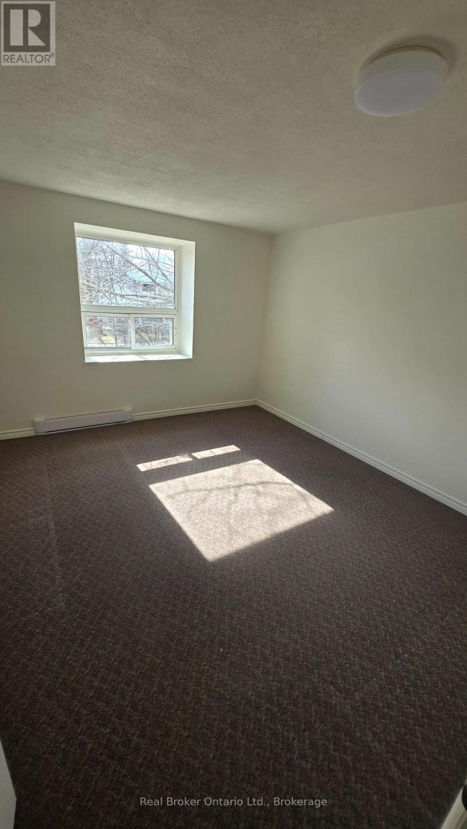 Upper Level - 61 Vanier Drive, Guelph (Dovercliffe Park/old University), Ontario  N1G 2K9 - Photo 13 - X13099370