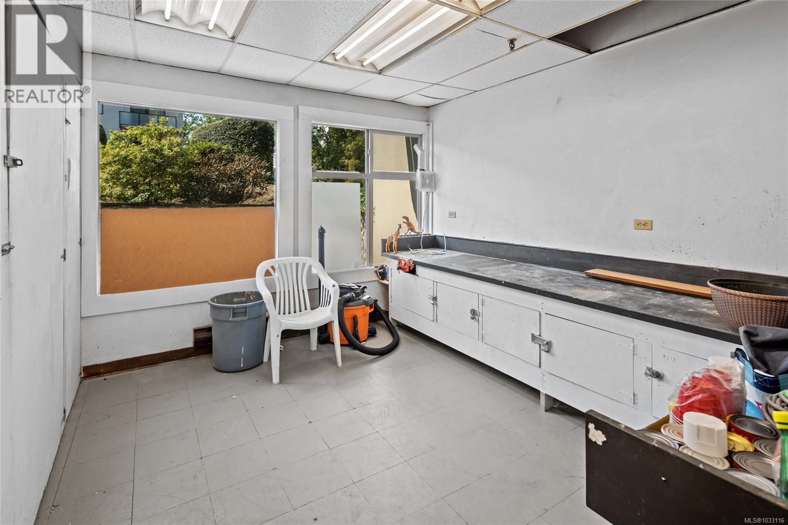 205 1419 Stadacona Ave, Victoria, British Columbia  V8S 5J3 - Photo 31 - 1033116