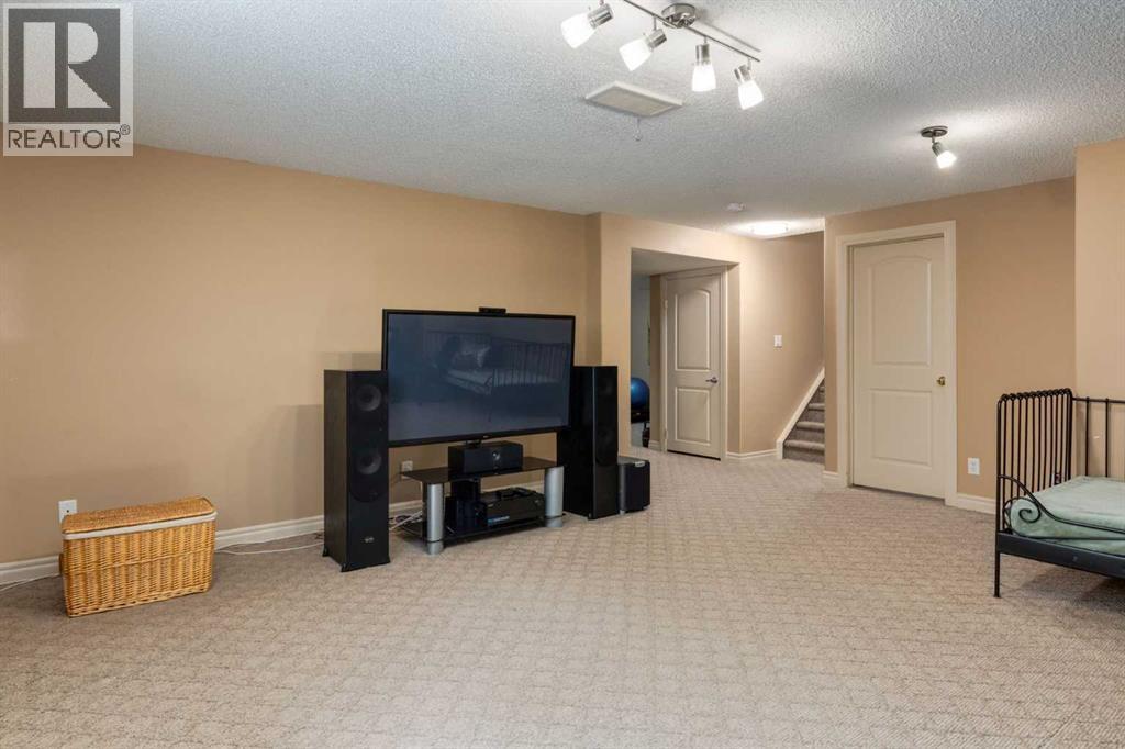 195 Willowmere Close, Chestermere, Alberta  T1X 1S2 - Photo 35 - A2309056