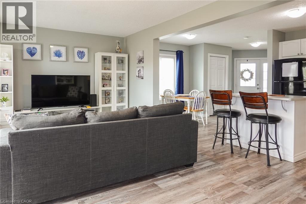 652 Salisbury Avenue, Listowel, Ontario  N4W 1Y9 - Photo 3 - 40827578