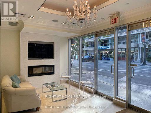 101 - 263 Wellington Street W, Toronto, Ontario  M5V 3E6 - Photo 2 - C13099402