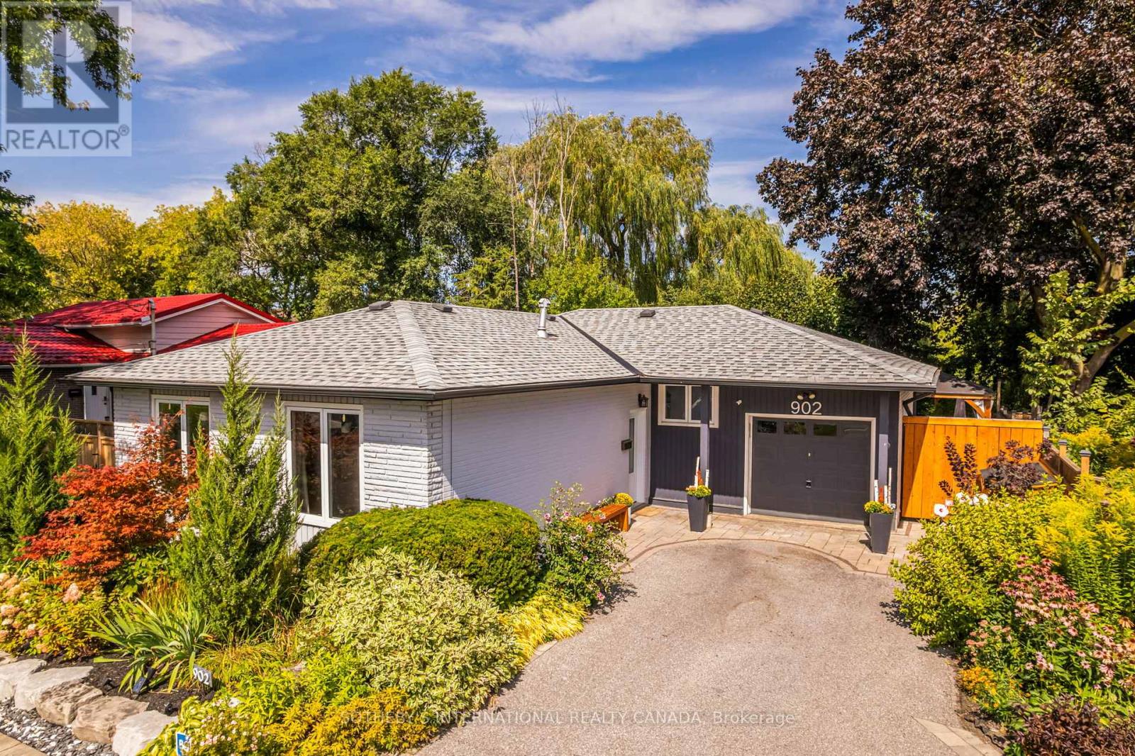902 VISTULA DRIVE, Pickering, Ontario