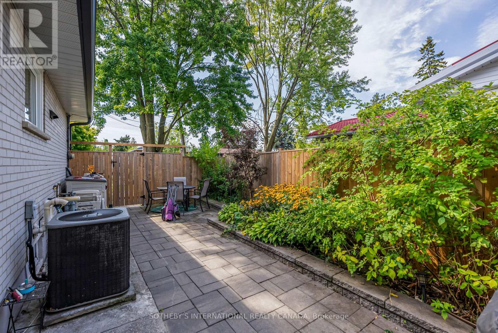 902 Vistula Drive, Pickering, Ontario  L1W 2L5 - Photo 32 - E13099344