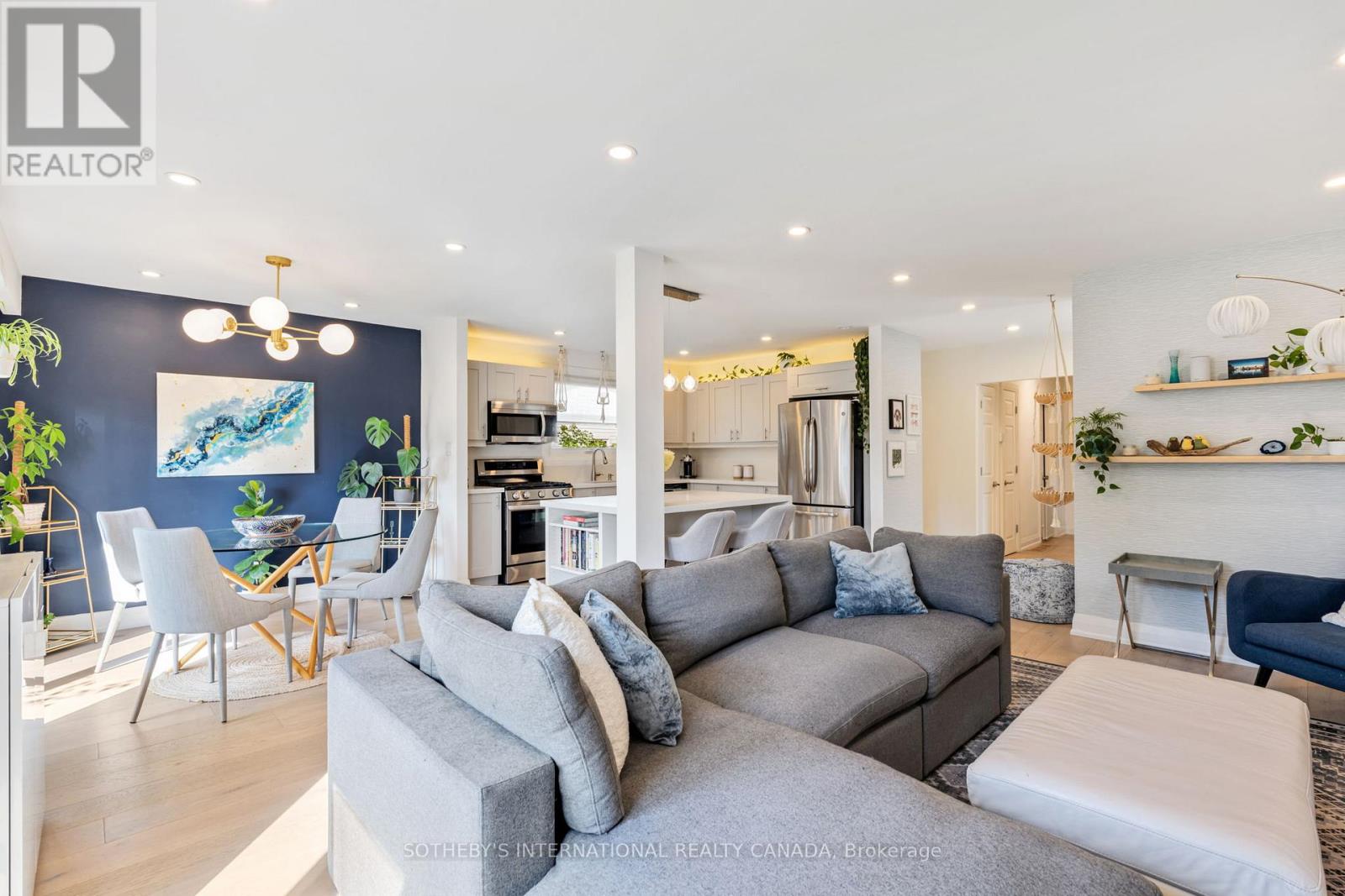 902 Vistula Drive, Pickering, Ontario  L1W 2L5 - Photo 6 - E13099344