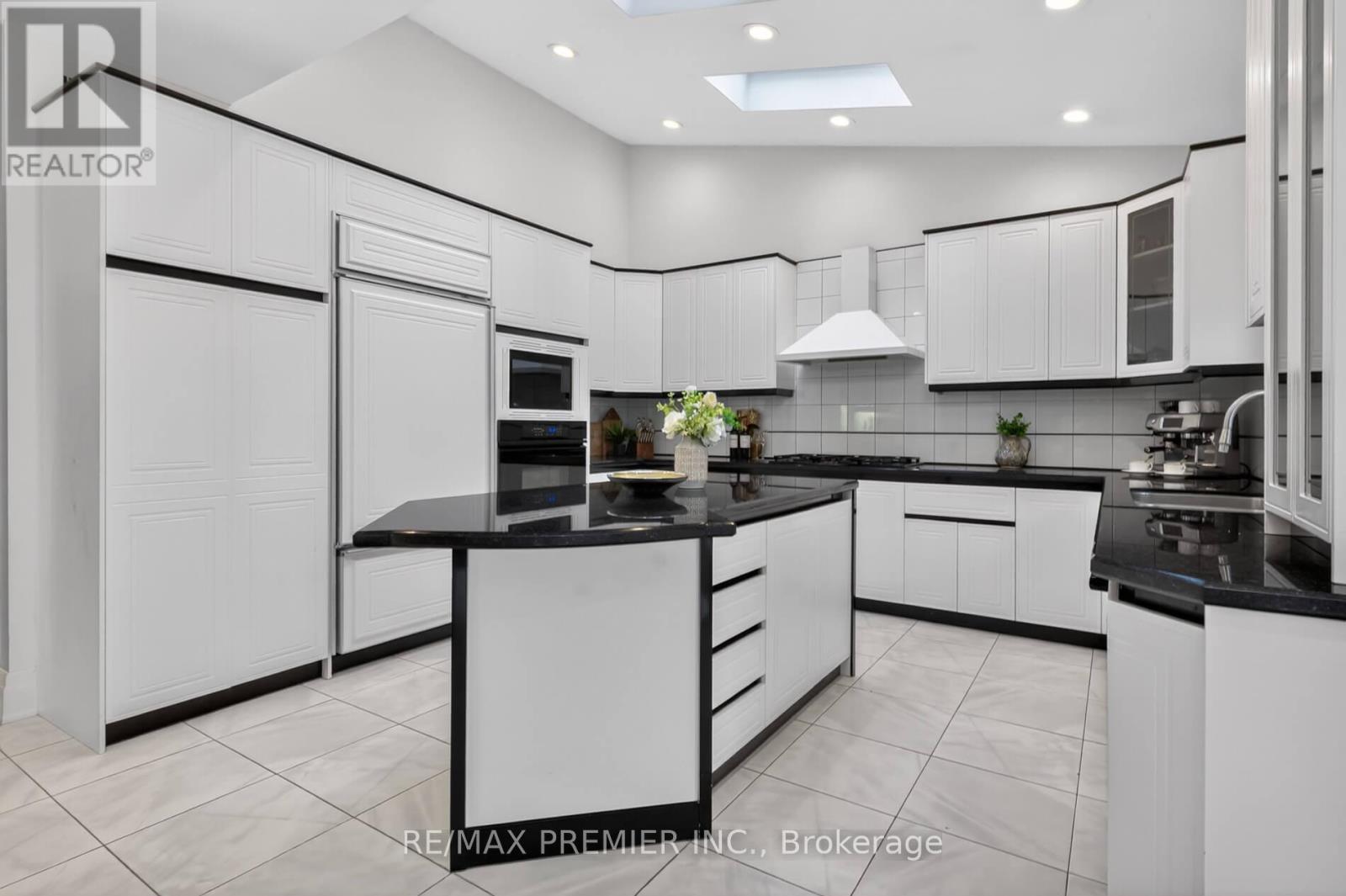 46 Deerchase Circle, Vaughan, Ontario  L4H 1B4 - Photo 16 - N13099360