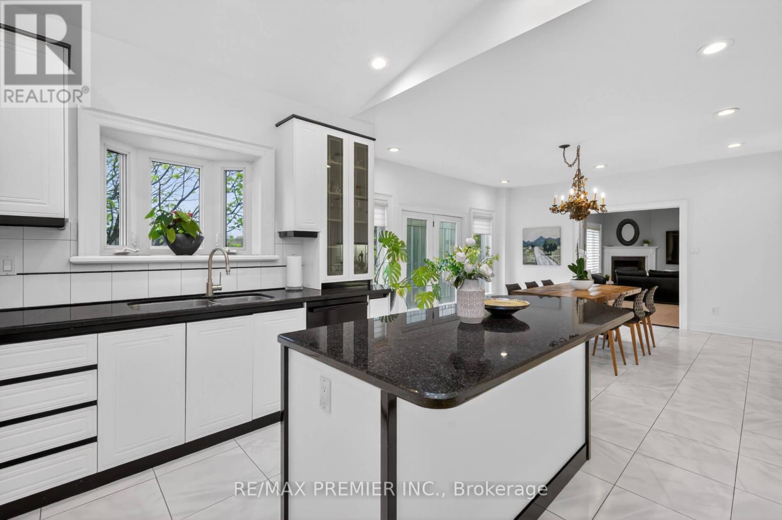 46 Deerchase Circle, Vaughan, Ontario  L4H 1B4 - Photo 18 - N13099360