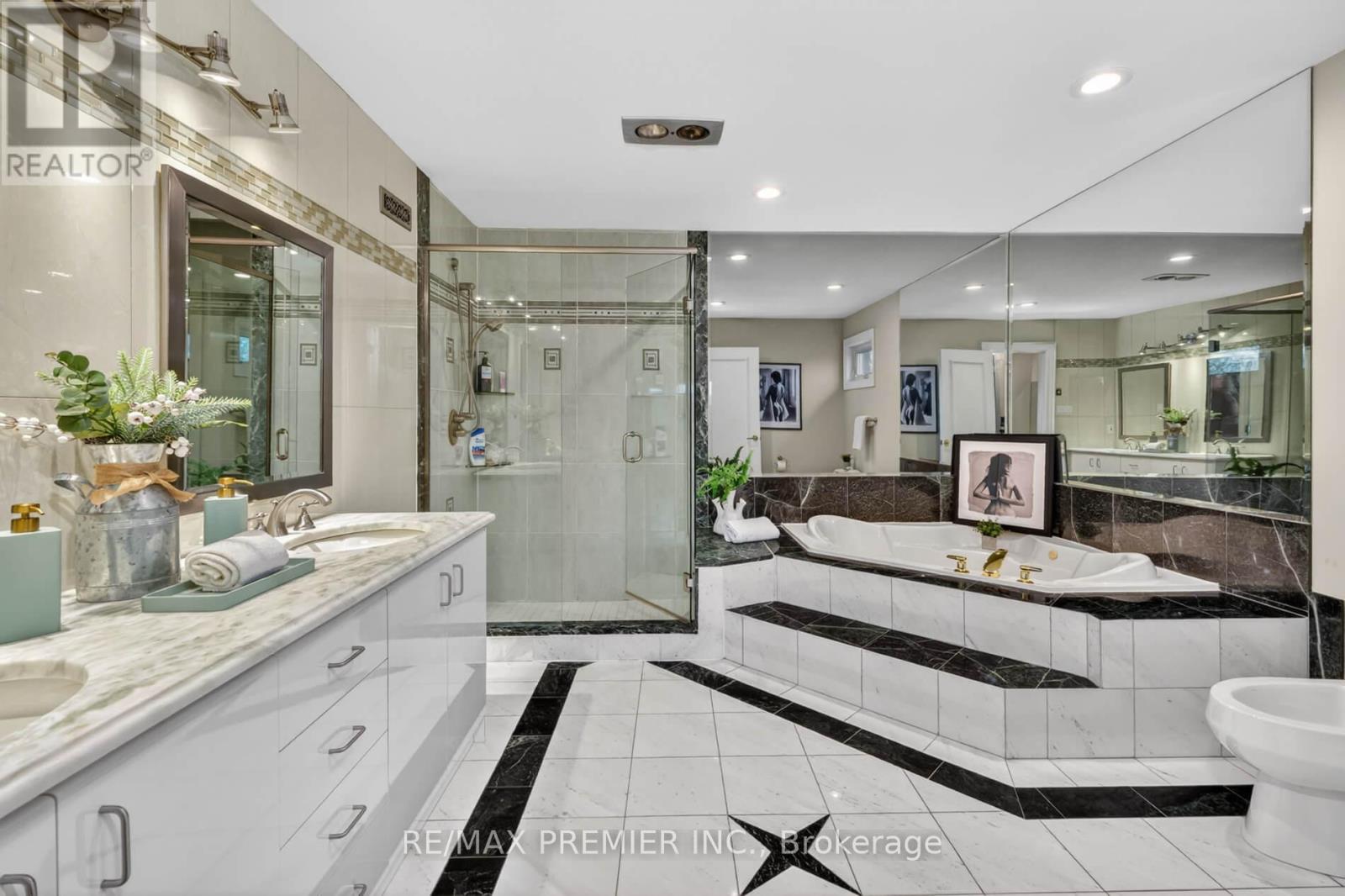 46 Deerchase Circle, Vaughan, Ontario  L4H 1B4 - Photo 25 - N13099360