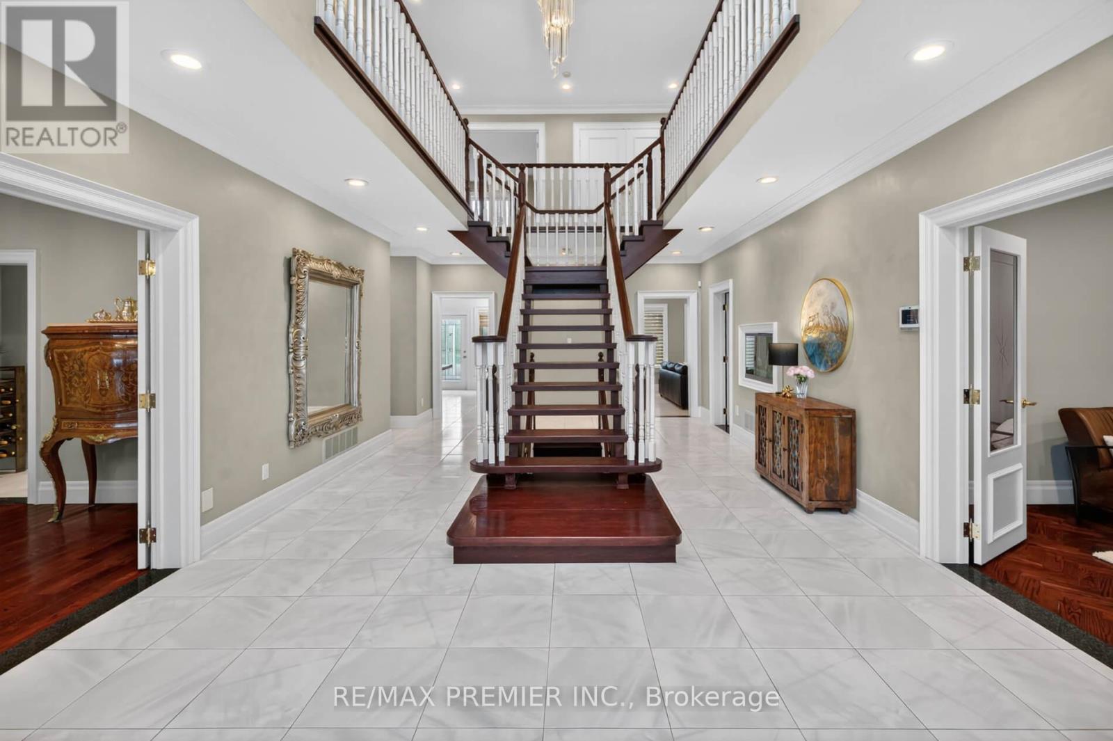 46 Deerchase Circle, Vaughan, Ontario  L4H 1B4 - Photo 5 - N13099360