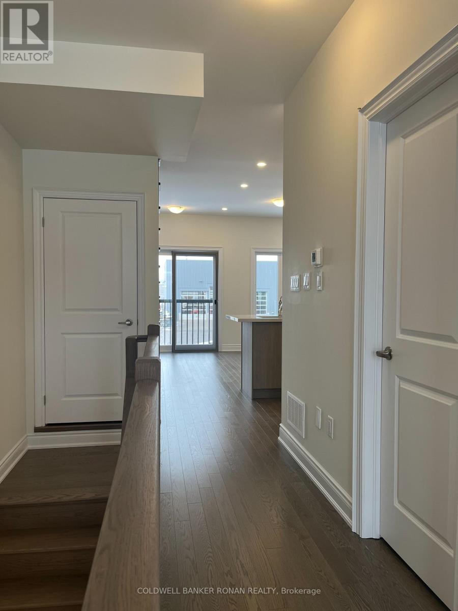 13 Elgin Court, Bradford West Gwillimbury, Ontario  L3Z 4R1 - Photo 12 - N13099404