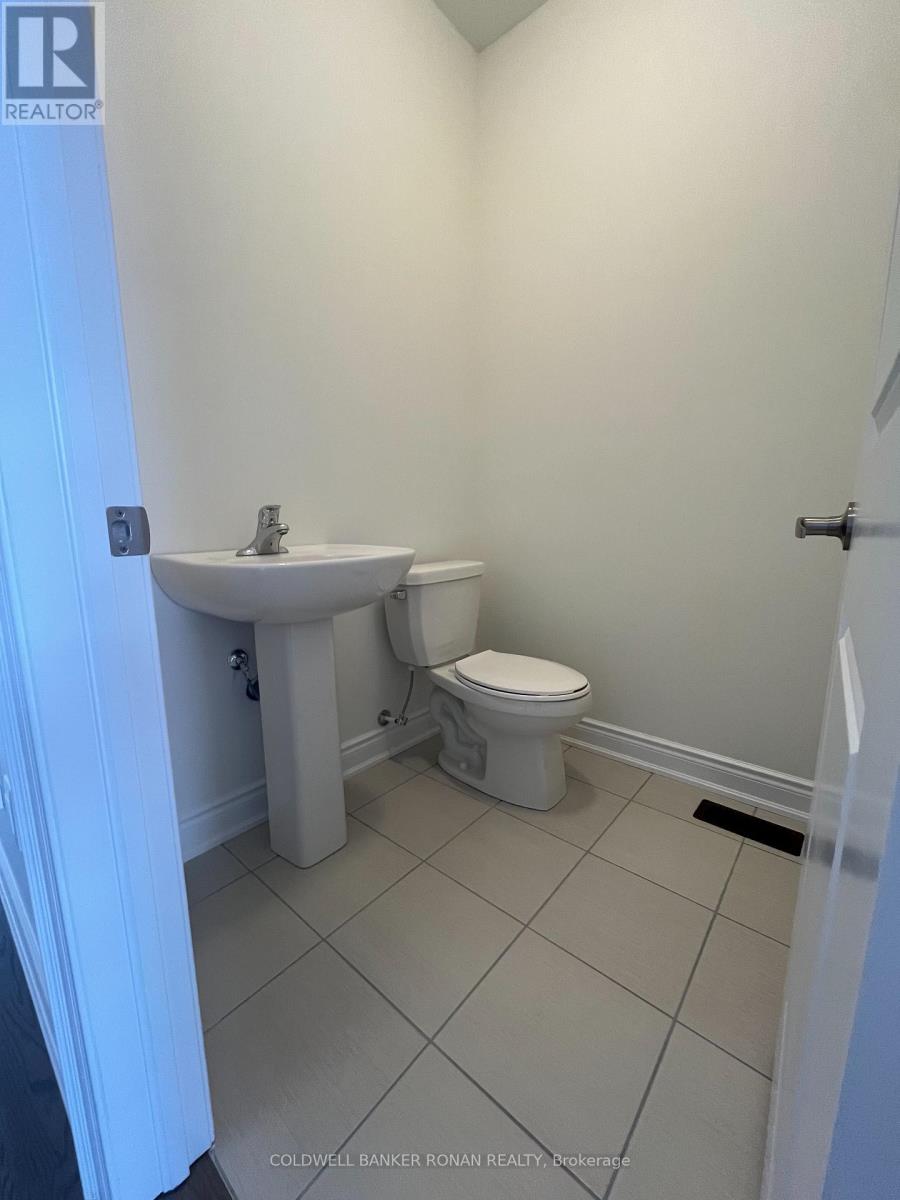 13 Elgin Court, Bradford West Gwillimbury, Ontario  L3Z 4R1 - Photo 7 - N13099404