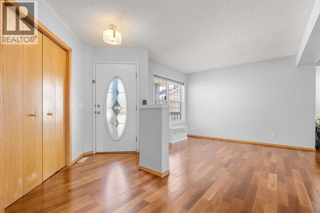 136 Coral Springs Landing Ne, Calgary, Alberta  T3J 3T5 - Photo 3 - A2295705