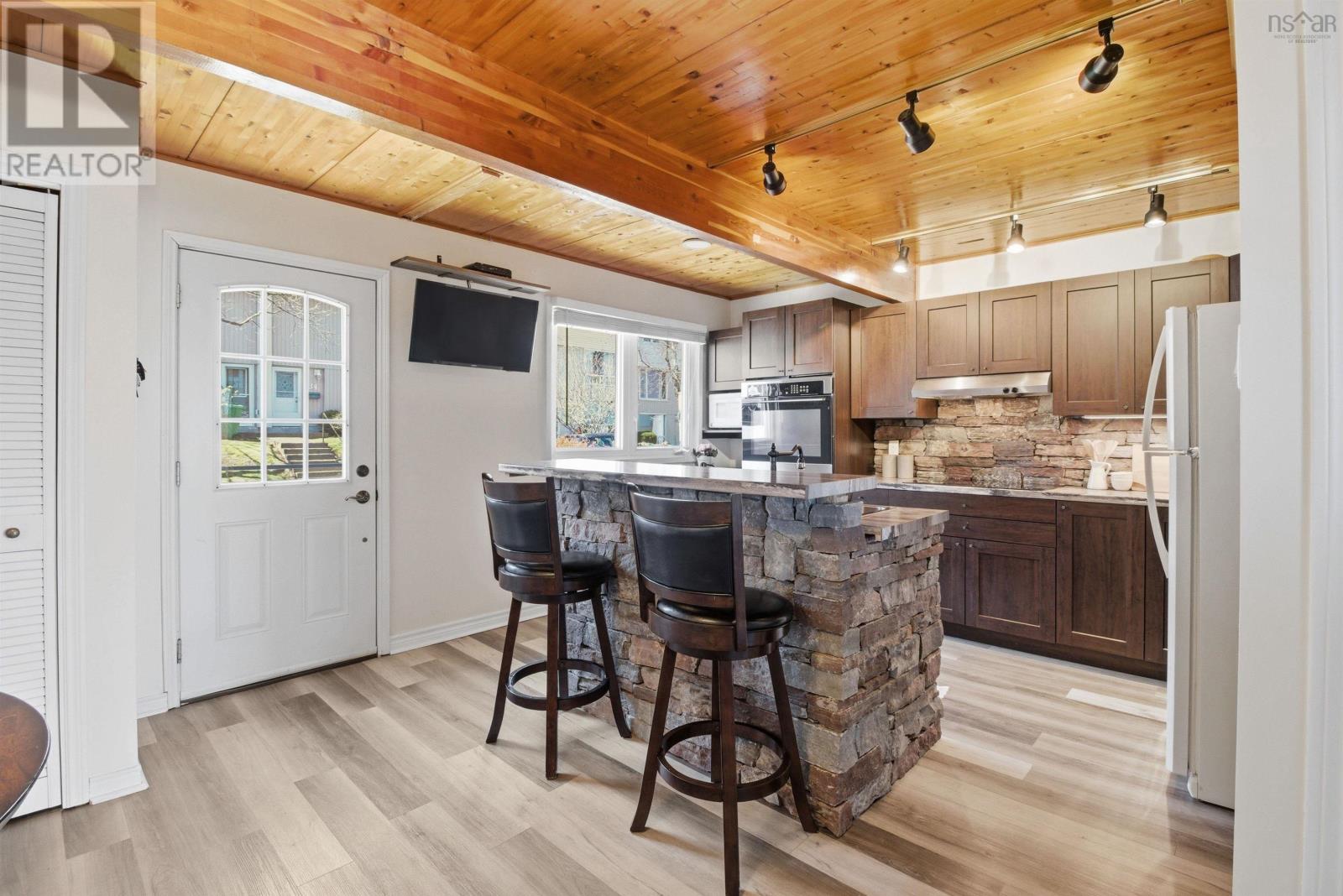 35 Limerick Road, Halifax, Nova Scotia  B3P 2E1 - Photo 4 - 202610135