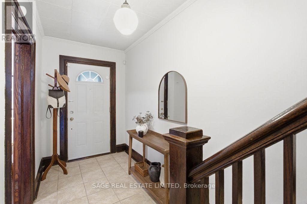 96 Silverthorn Avenue, Toronto, Ontario  M6N 3K1 - Photo 14 - W13099340