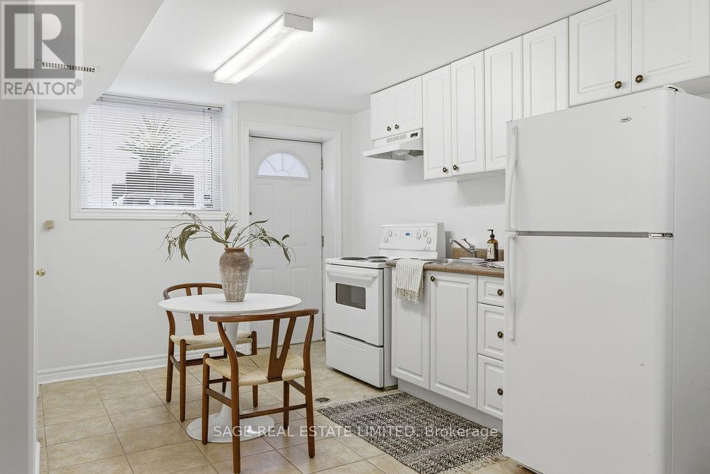 96 Silverthorn Avenue, Toronto, Ontario  M6N 3K1 - Photo 25 - W13099340
