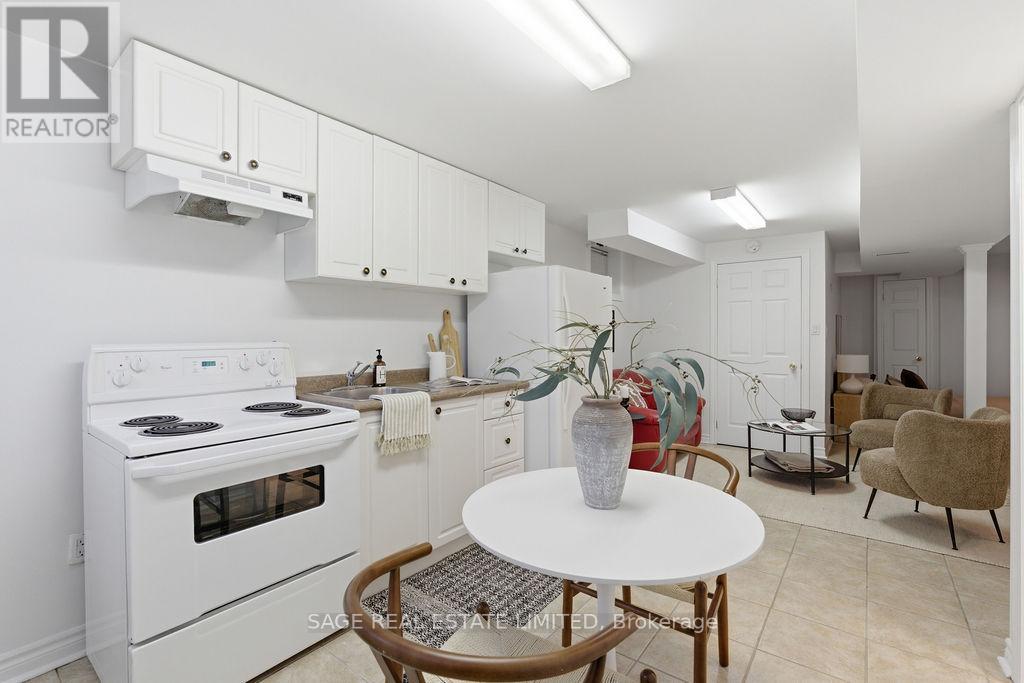 96 Silverthorn Avenue, Toronto, Ontario  M6N 3K1 - Photo 27 - W13099340
