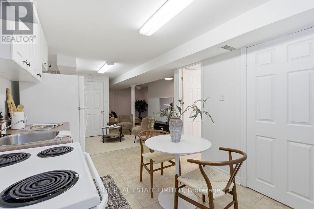 96 Silverthorn Avenue, Toronto, Ontario  M6N 3K1 - Photo 28 - W13099340