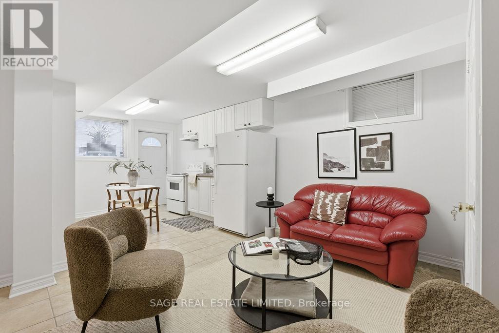 96 Silverthorn Avenue, Toronto, Ontario  M6N 3K1 - Photo 29 - W13099340
