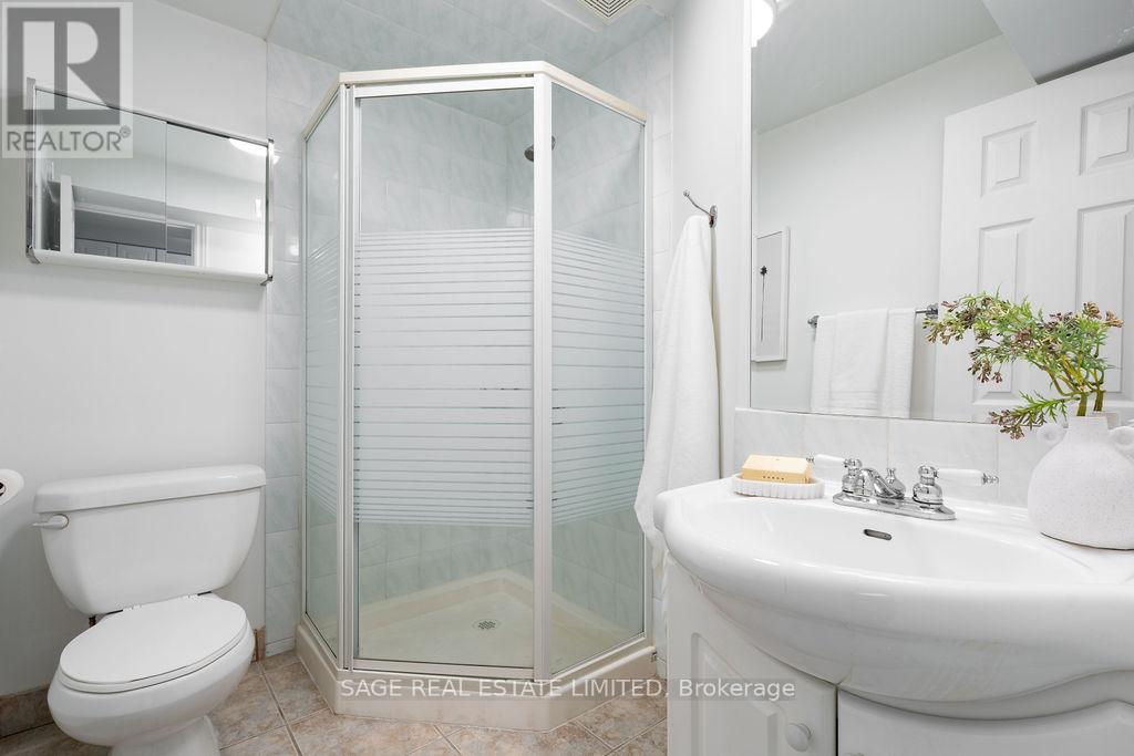 96 Silverthorn Avenue, Toronto, Ontario  M6N 3K1 - Photo 33 - W13099340