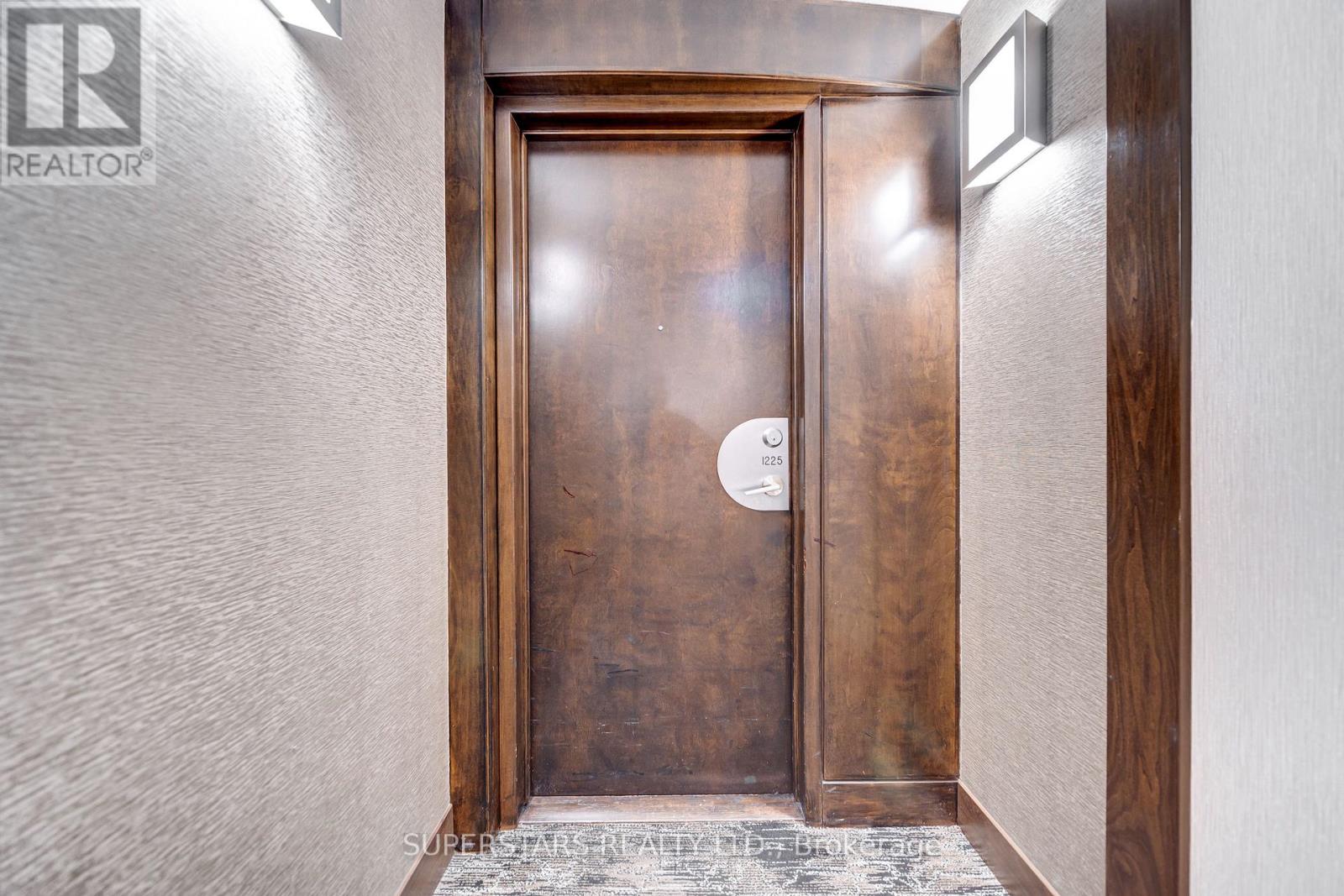 1225 - 3888 Duke Of York Boulevard, Mississauga, Ontario  L5B 4P5 - Photo 3 - W13099352