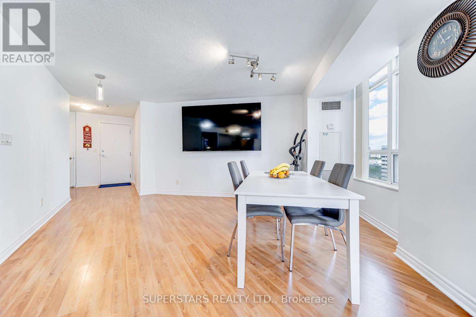1225 - 3888 Duke Of York Boulevard, Mississauga, Ontario  L5B 4P5 - Photo 6 - W13099352