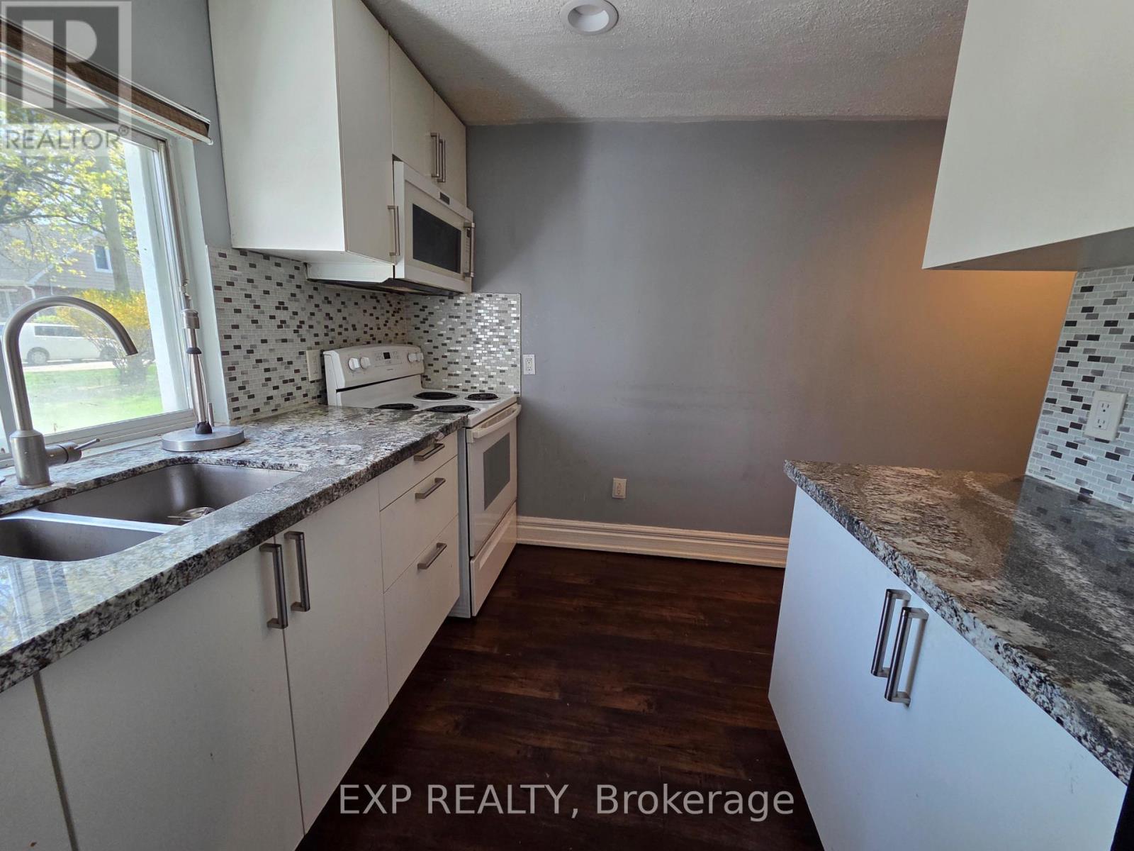 MAIN - 2021 EDINBURGH DRIVE, Burlington, Ontario