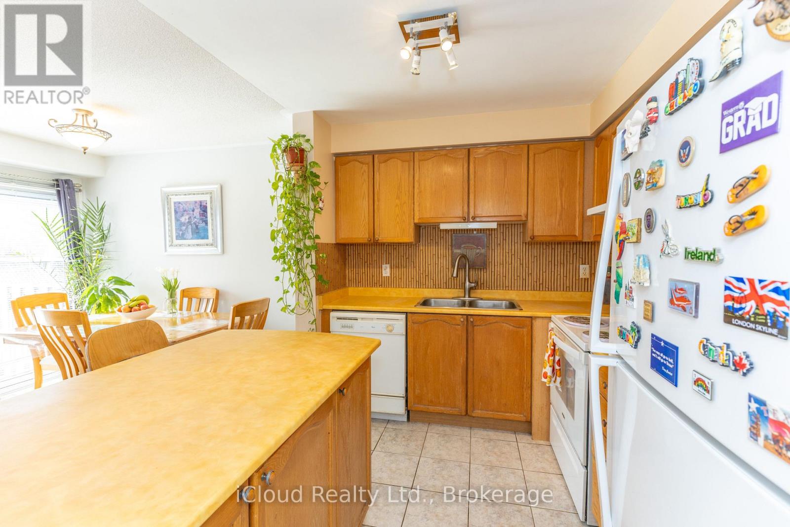 3842 Ridgepoint Way, Mississauga, Ontario  L5N 7T9 - Photo 8 - W13099400