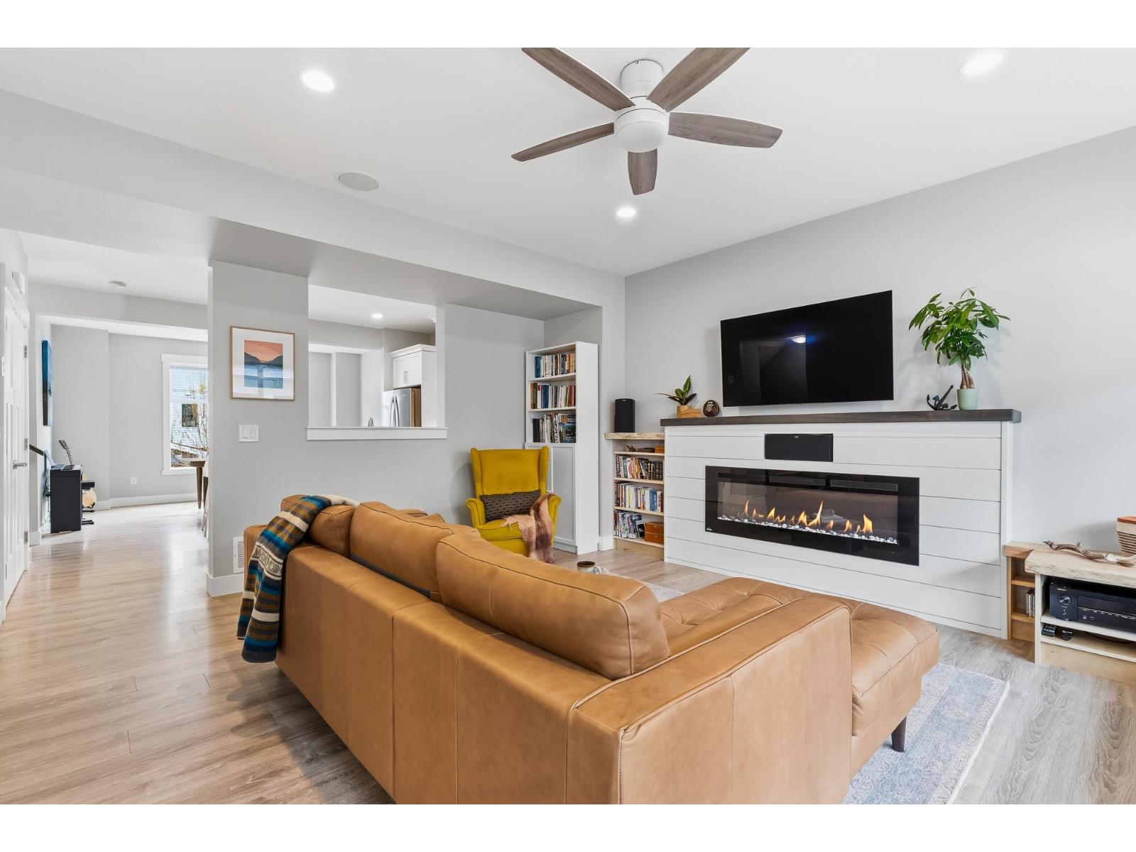 33 386 PINE AVENUE|Harrison Hot Springs, Harrison Hot Springs, British Columbia
