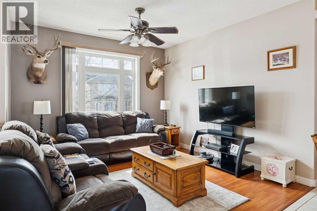 136 Luxstone Place SW, Airdrie, Alberta  T4B 3C2 - Photo 6 - A2300030