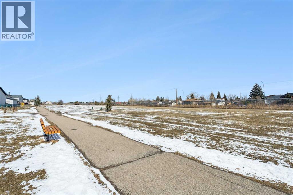 136 Luxstone Place SW, Airdrie, Alberta  T4B 3C2 - Photo 33 - A2300030