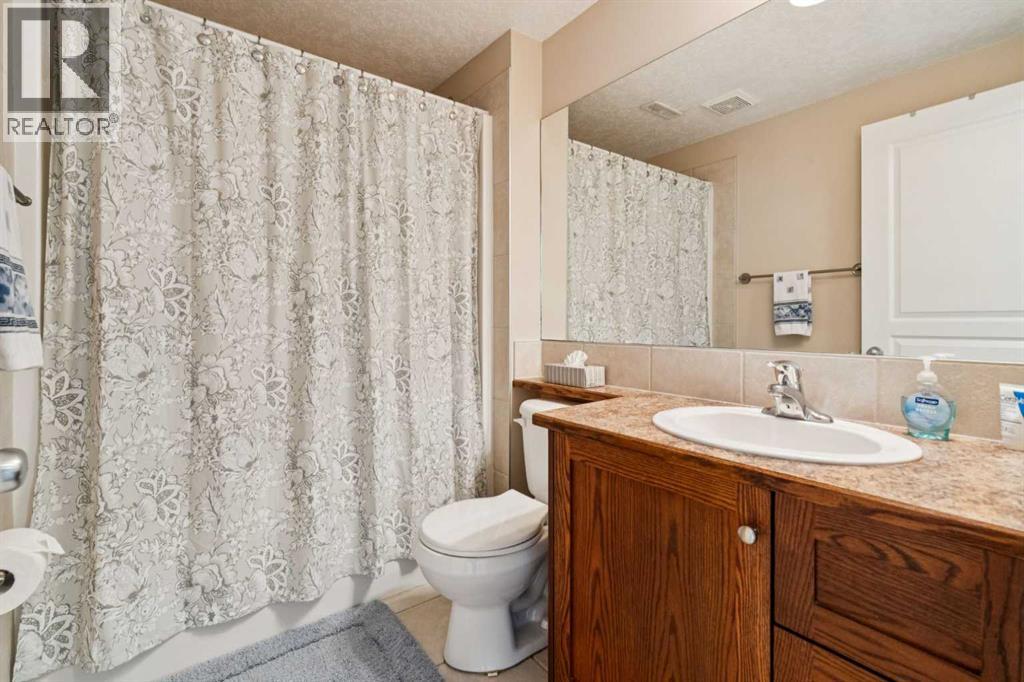 136 Luxstone Place SW, Airdrie, Alberta  T4B 3C2 - Photo 24 - A2300030
